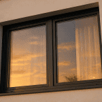 fenêtre gris anthracite pvc façade contemporaine