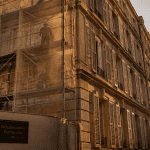 Réhabilitation de bâtiments anciens Paris façade immeuble haussmannien