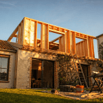 Rehausser toiture étage bois maison
