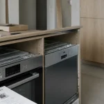 Différence entre encastrable et intégrable : four et lave-vaisselle encastrables en cuisine